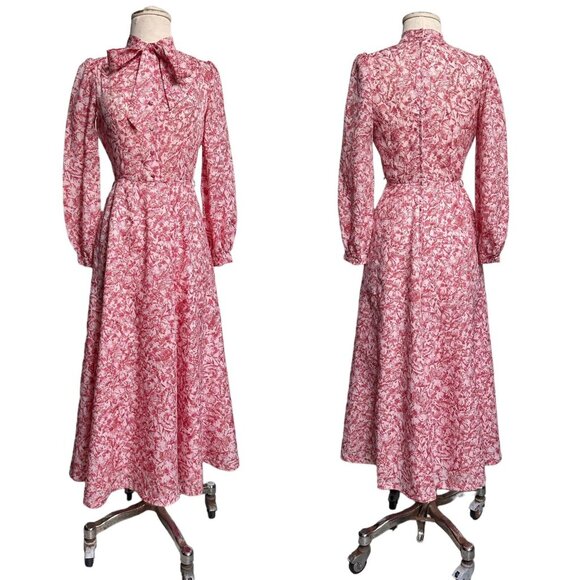 Dresses & Skirts - 70s Vintage Tie-Collar Dress Bishop Sleeve Neck Bow Flared Skirt Pink Pattern.